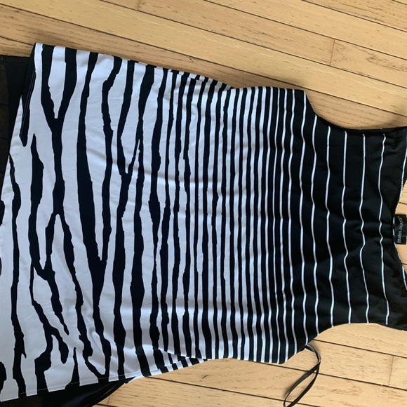 Frank Lyman black and white tank size 16 preloved condition - Picture 3 of 4